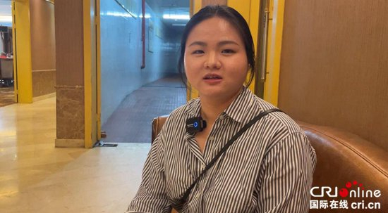 　　福建企业代表翁雅诗：我公司正在考察在孟加拉国设厂的可行性