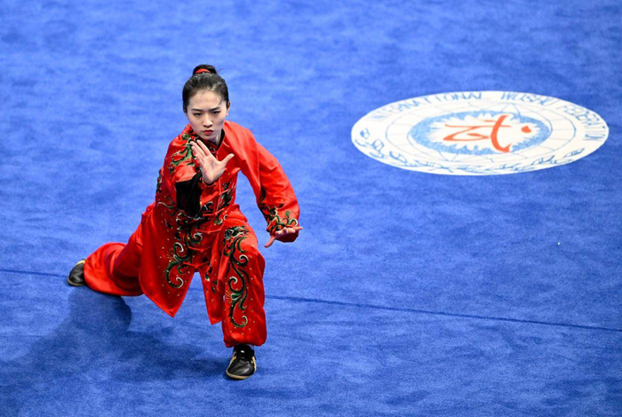 ▲杭州亚运会武术项目女子太极拳太极剑全能决赛，中国选手童心在比赛中。新华社记者 宋彦桦摄