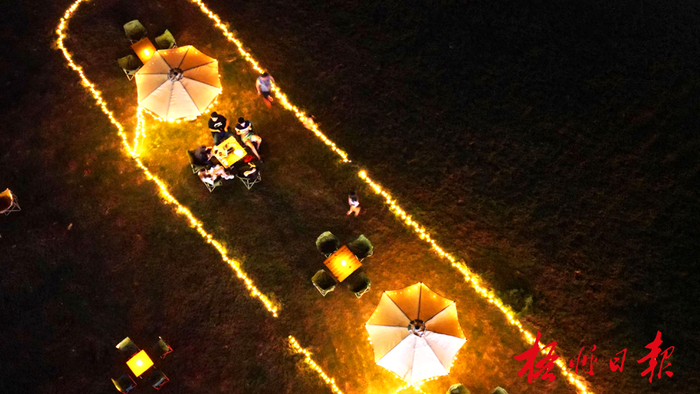 苍梧县石桥镇夜市经济 黎杰源 摄