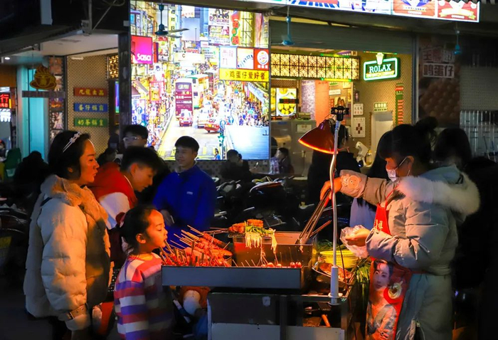 奶茶街 霍雨锋 摄