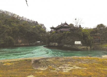 都江堰宝瓶口。张海摄