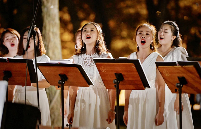 兴义市半月弯户外营地里的森林音乐会。贵州日报天眼新闻记者 郑宇潇 摄