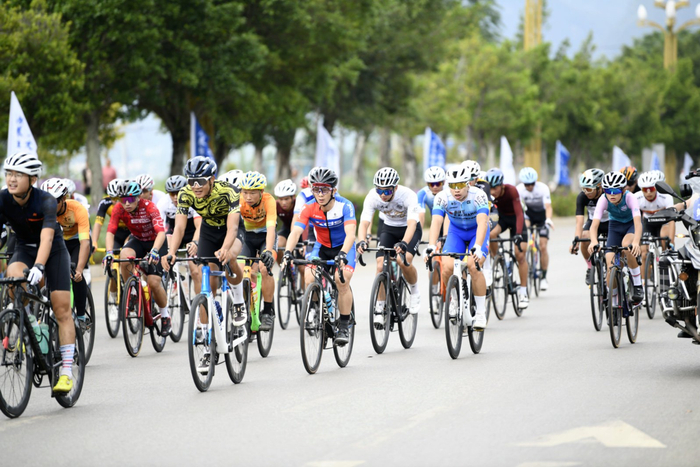 2023环万峰林国际山地自行车赛。贵州日报天眼新闻记者 刘朝富 摄