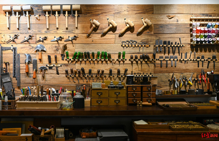 ▲王超店里的工具架