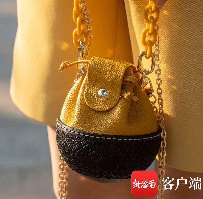 　　椰格格·铃铛包。海南省旅游商品与装备协会供图