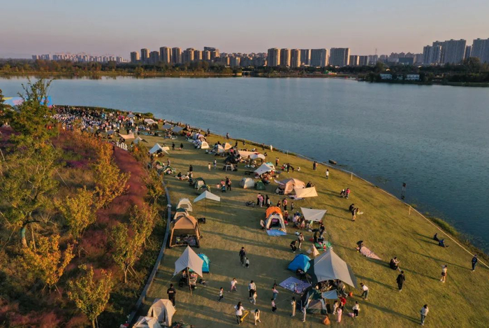 少荃湖畔.吴芳摄