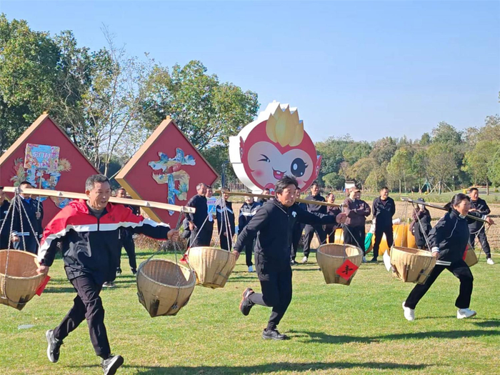 农民运动会畅享丰收的喜悦。本报记者 沈宫石 摄