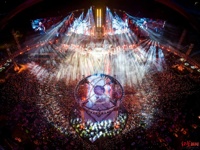 ▲华晨宇成都演唱会