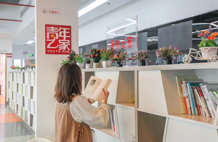 建仓科技园青年之家。