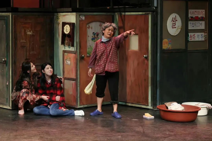 《洗衣服》剧照（图源微博@龙马社）