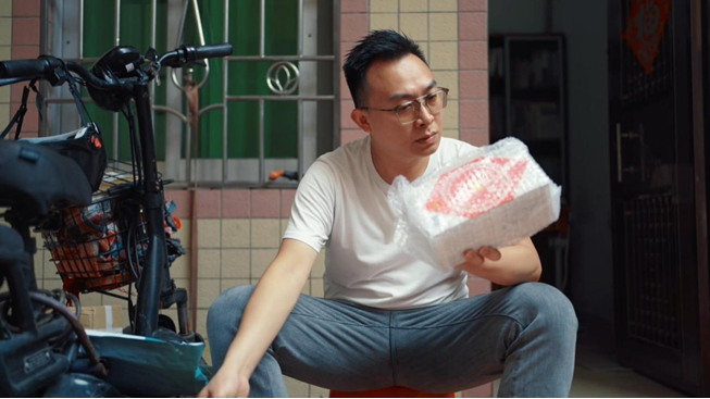 收到在拼多多下单的新奇货物 受访者供图