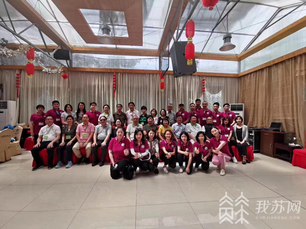 赵思源（第三排左五）与“苏澳大学生阳光成长”夏令营参与人员合影