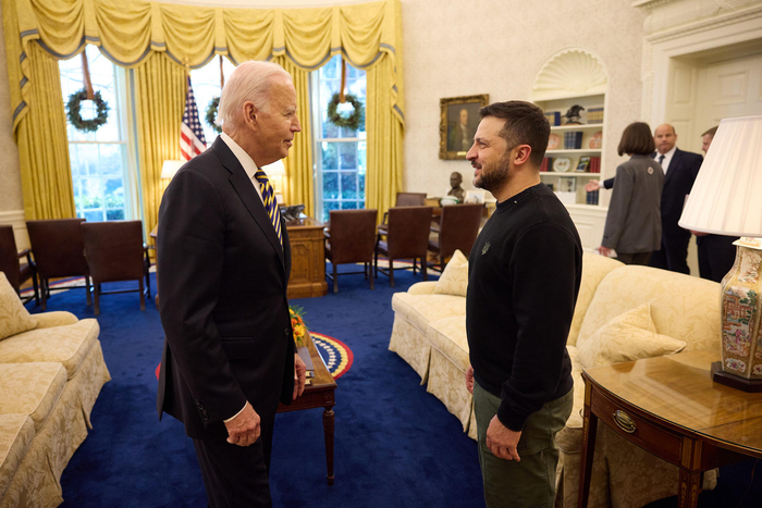 ▲12月12日，乌克兰总统泽连斯基抵达白宫，与美国总统拜登举行会谈 图据视觉中国