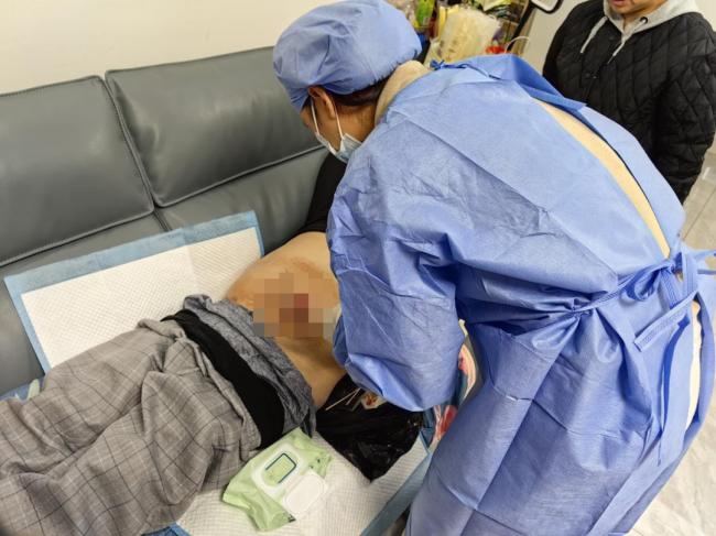 泰康同济（武汉）医院护理部为患者提供居家造口护理服务