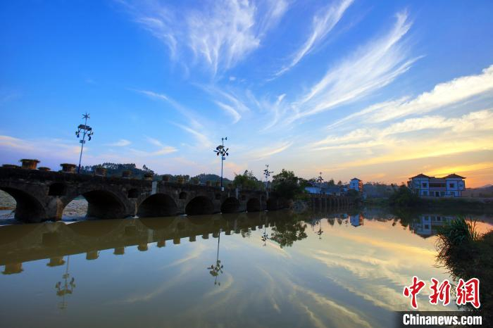 陆川县九洲江乌石镇吹塘至龙化生态示范带。陆川县九洲江流域污染治理工作指挥部办公室供图