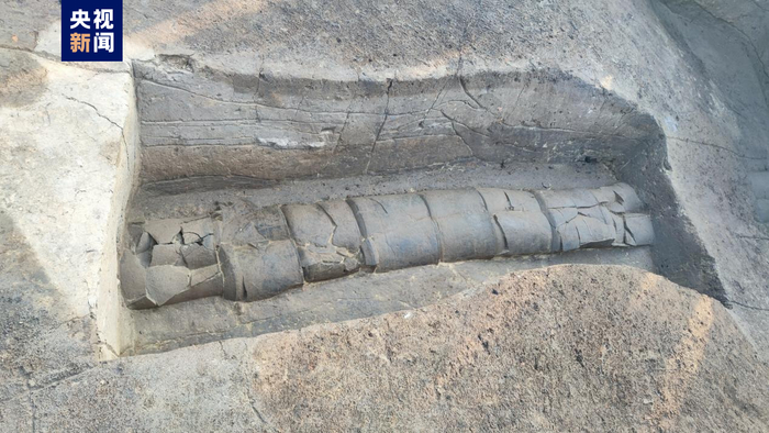 △蒋台遗址排水陶管