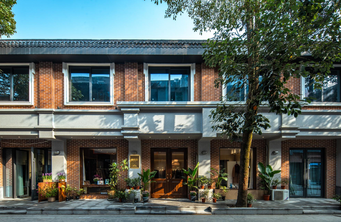 ▲杜红开在栖影巷的服装买手店