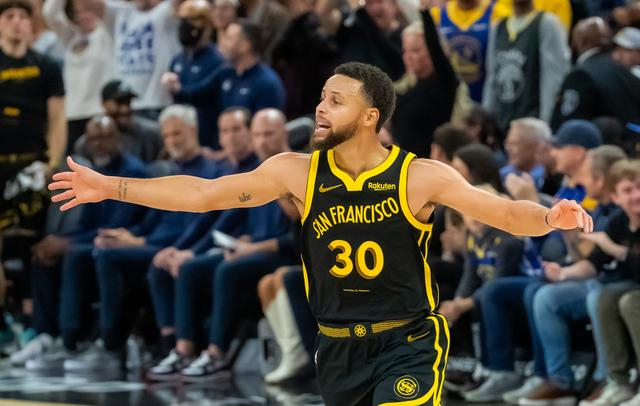 现如今的勇士打谁都难，库里时常因帮手太少而陷入沮丧。  图/新华社