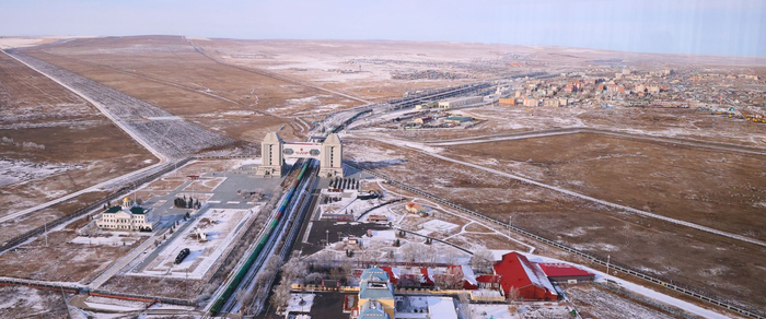 鸟瞰满洲里国门景区。李新军 摄