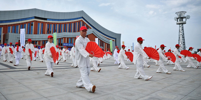 掀起全民健身热潮。李新军 摄