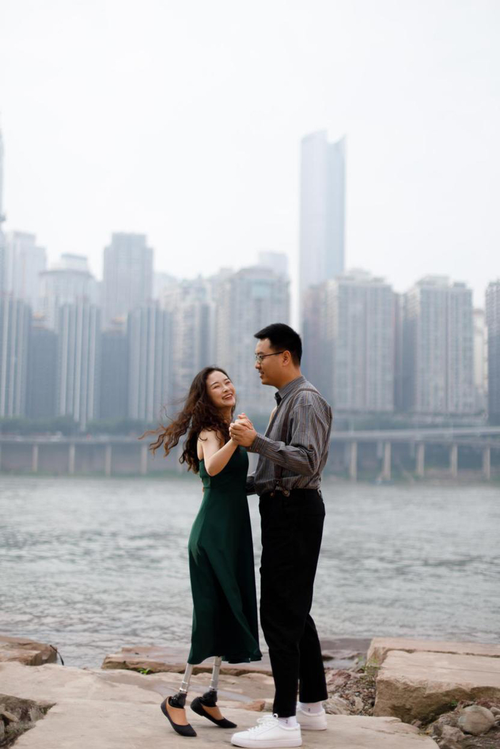 廖智和丈夫.两江新区供图