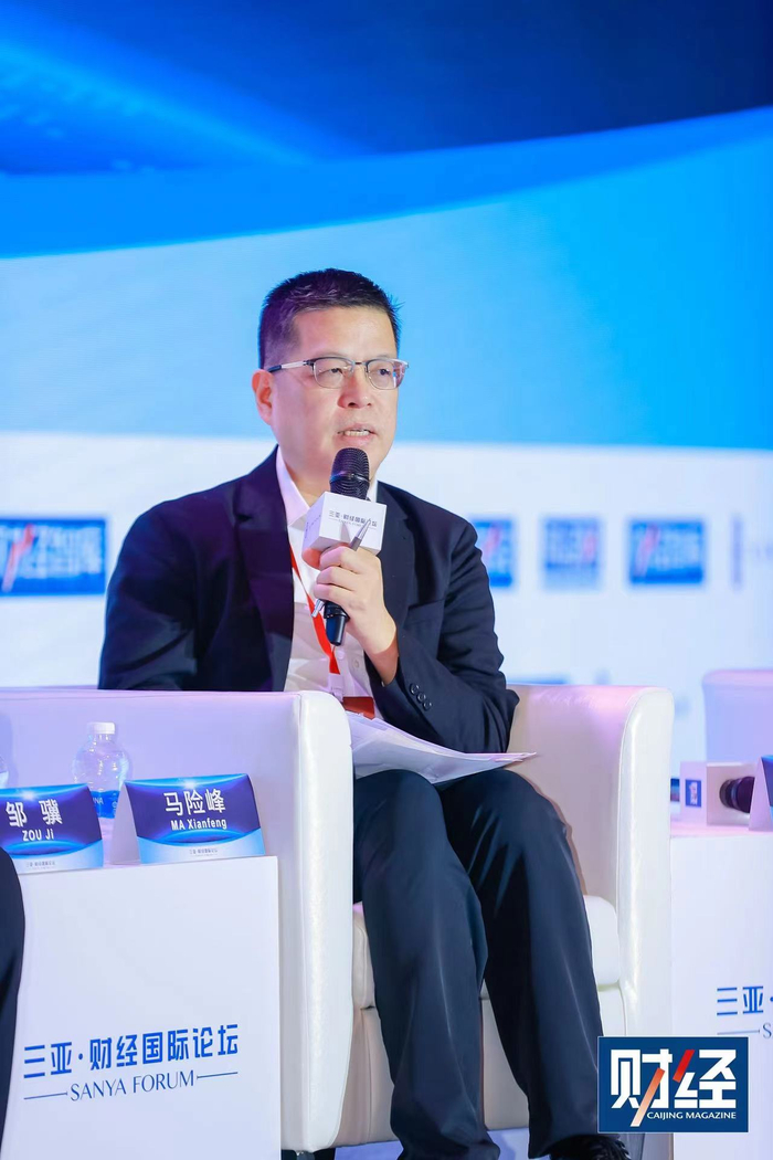 中诚信投资集团CEO、中碳科技（湖北）有限公司董事长兼总经理、中诚信绿金科技（北京）有限公司董事长马险峰