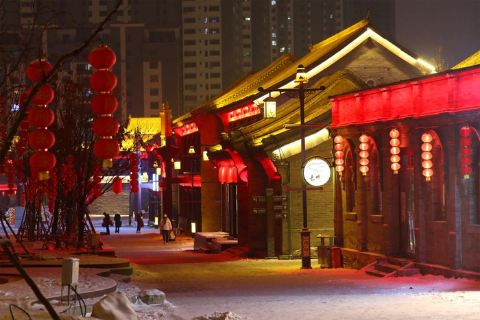 明德口街夜景。（受访者供图）