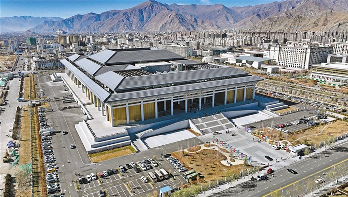 俯瞰西藏大剧院（无人机照片）。新华社记者　晋美多吉　摄