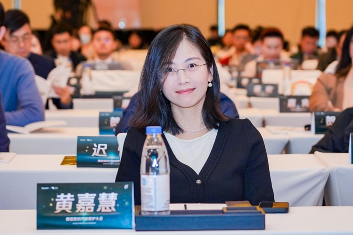 图为微信法务总经理黄嘉慧