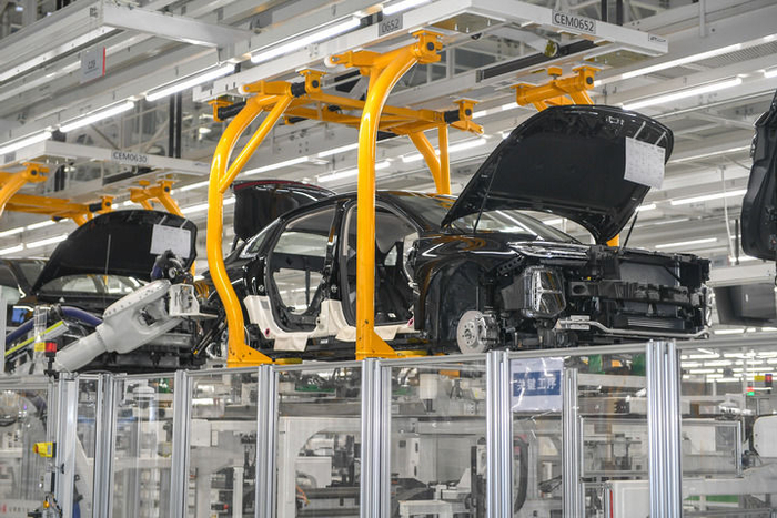 2022年11月15日拍摄的位于吉林长春的中国第一汽车集团有限公司红旗繁荣工厂。新华社记者 张楠 摄