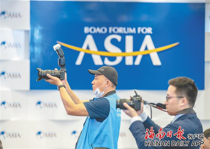 博鳌亚洲论坛标识出现在论坛分会场。 海南日报记者袁琛 摄