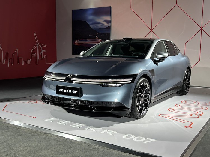 极氪007 图片来源：时代周报摄