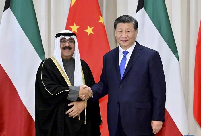 ·国度主席习近平在杭州西湖国宾馆会见来华出席第19届亚洲瓦解会开幕式的科威特王储米沙勒。图源:新华社