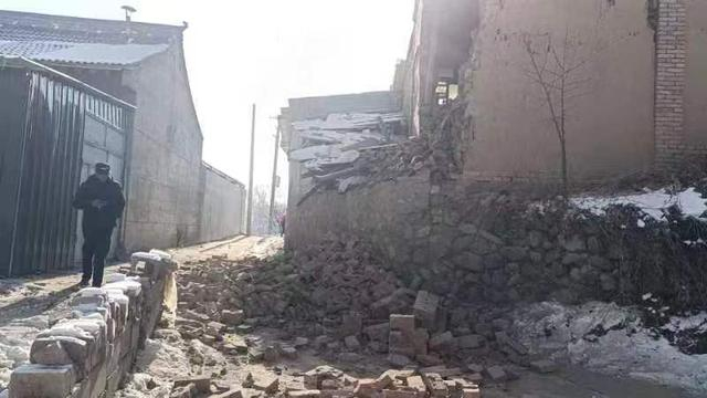 地震过后，刘集乡团结村上千间民房几乎都成了危房。 受访者供图