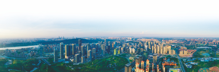     广西楼市进入深度调整，行业进入新周期   本报记者 宋延康 摄