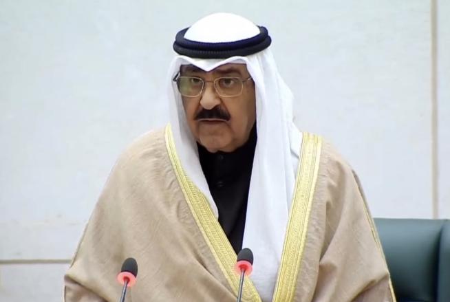 △科威特新任埃米尔米沙勒宣誓就职现场（图源：科威特国家电视台）