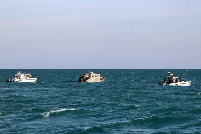 ▲12月12日，也门海岸护卫队在红海南部的曼德海峡附近巡逻。图据新华社/法新