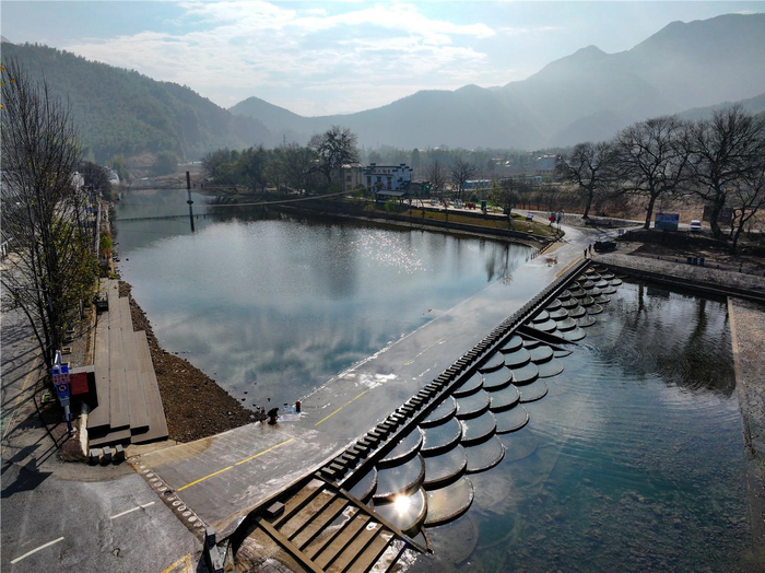 网红打卡点鱼鳞坝.本报记者 徐旻昊摄