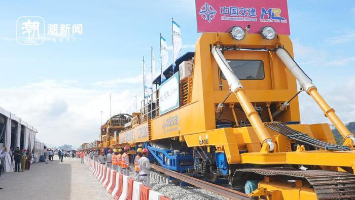 CCPG500A长钢轨铺轨机