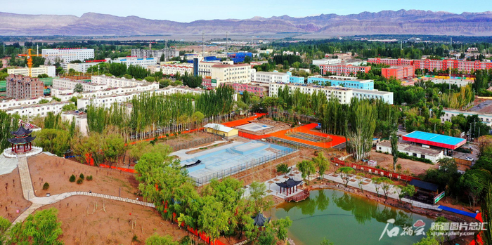 2023年6月21日，园林式的柯坪县城风景秀美。瓦尔斯·艾海提摄