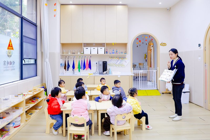 闲林街道服务综合体重点为“老少中青幼”各群体提供综合便民服务。余杭区闲林街道供图