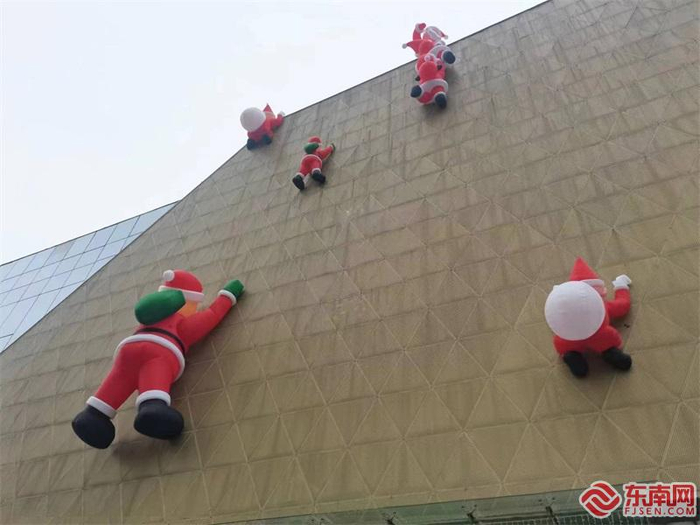 世欧广场圣诞氛围浓厚。东南网记者 卢金福 摄