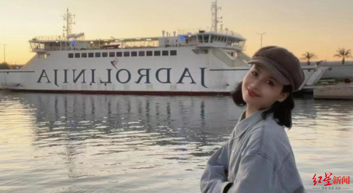 ▲佐伊在克罗地亚坐船去意大利