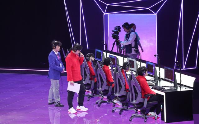 杭州亚运会赛场上的朱开。 新京报记者 赵雪 摄