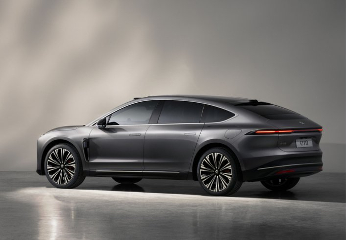 蔚来ET9采用飞航车身设计。 蔚来汽车供图 华龙网发