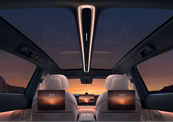 蔚来ET9车顶纵向“天空岛”设计。 蔚来汽车供图 华龙网发