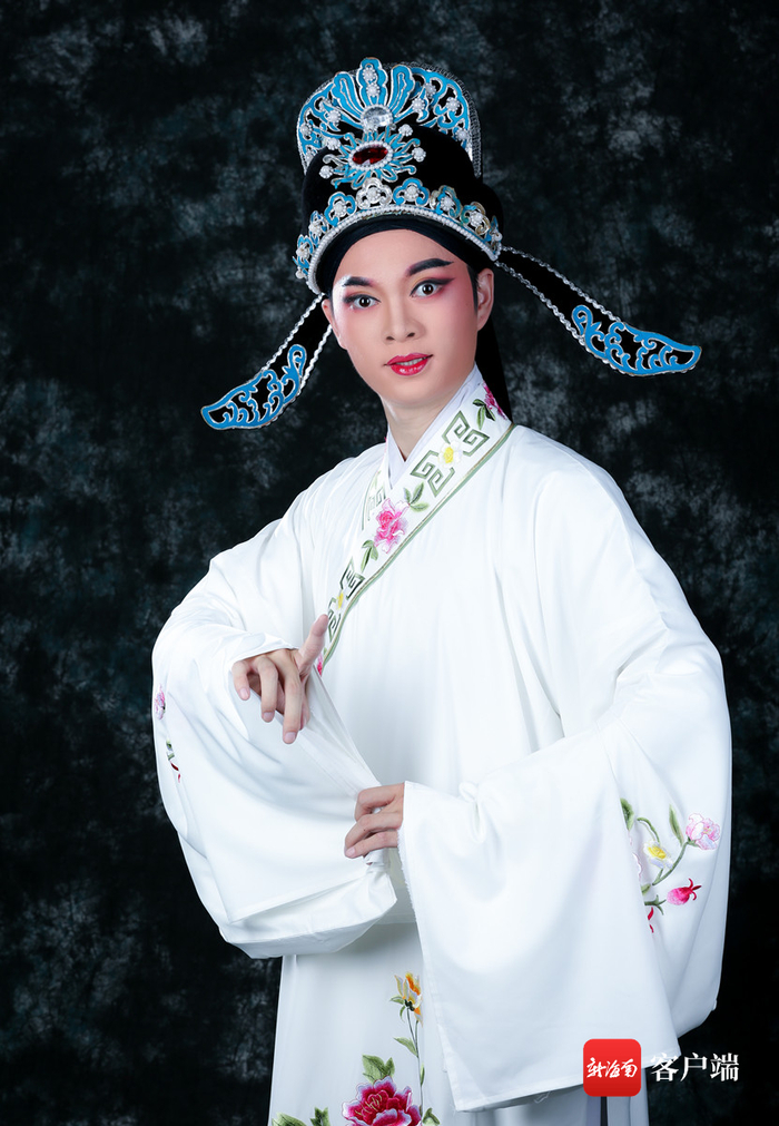 　　海南青年琼剧演员潘戴林。 受访者供图