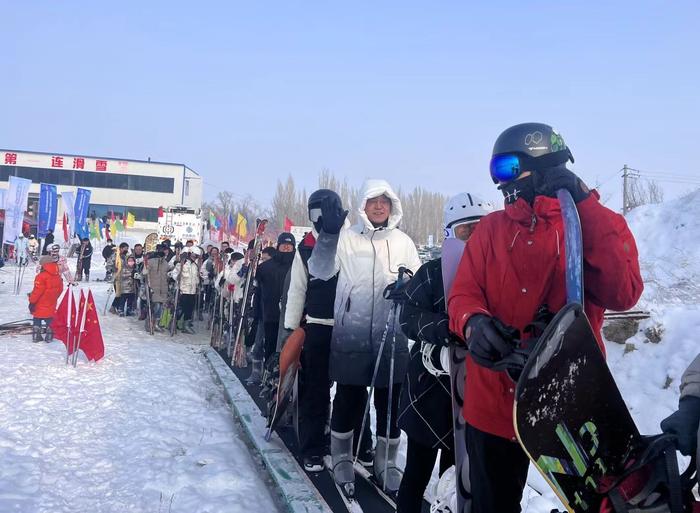 军垦第一连滑雪场图片