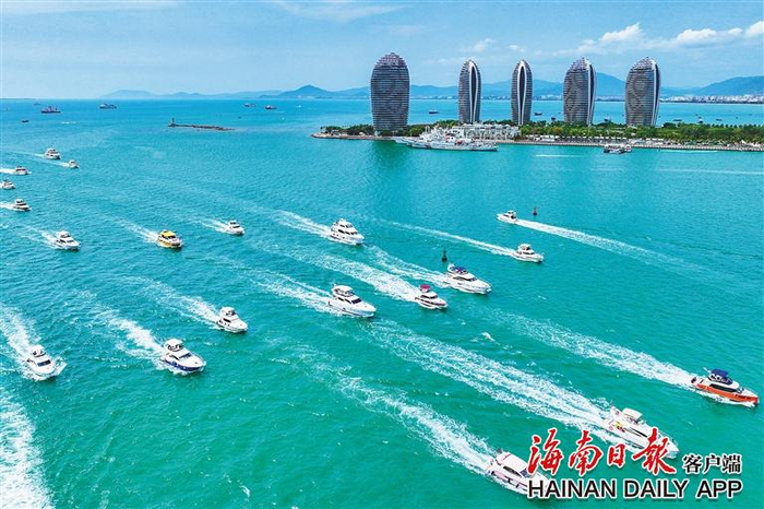 三亚湾海域,大批游艇出海.(资料图)