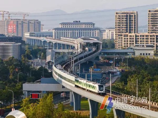 宁波地铁4号线列车。